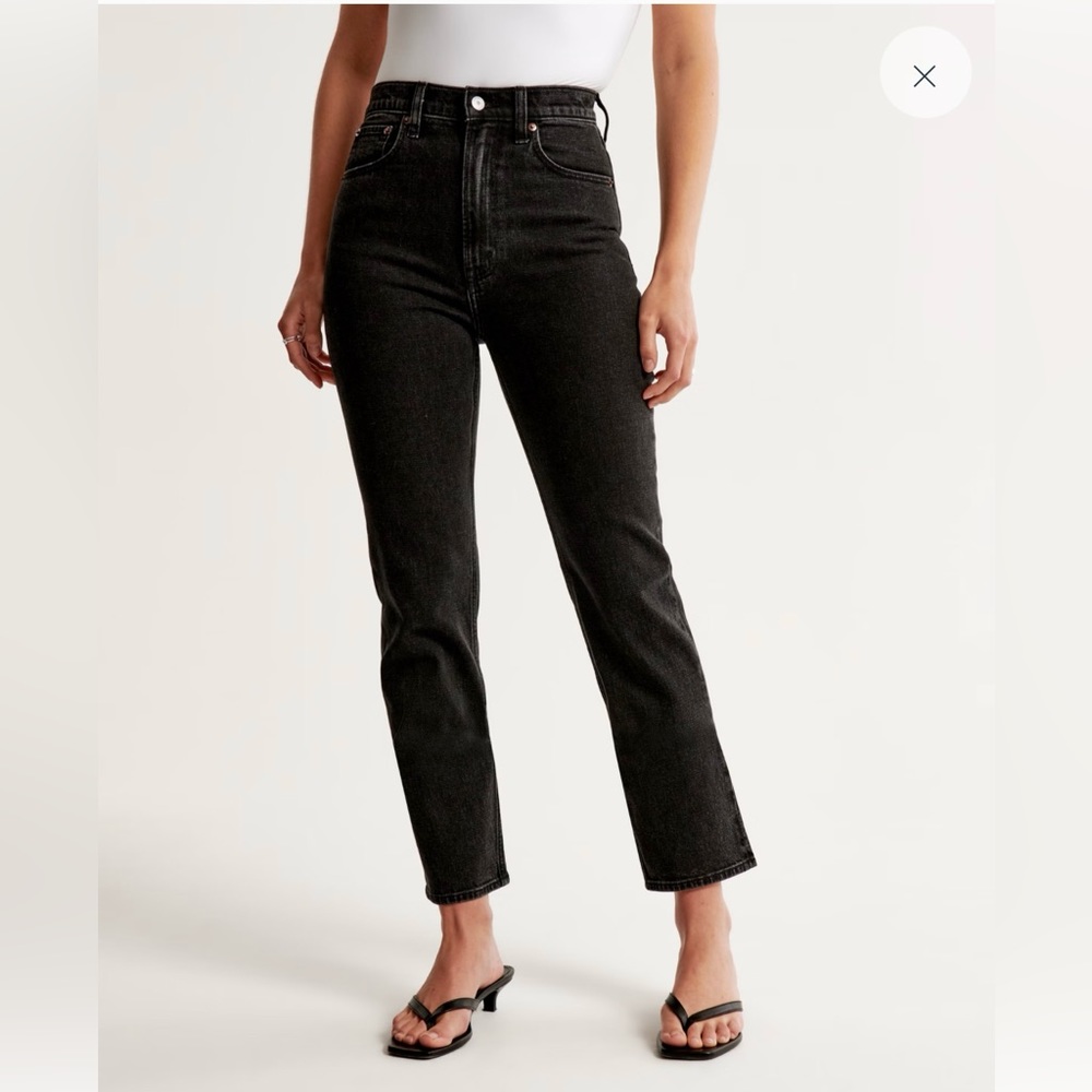 A&F Ultra High Rise Ankle Straight Jeans Size 30